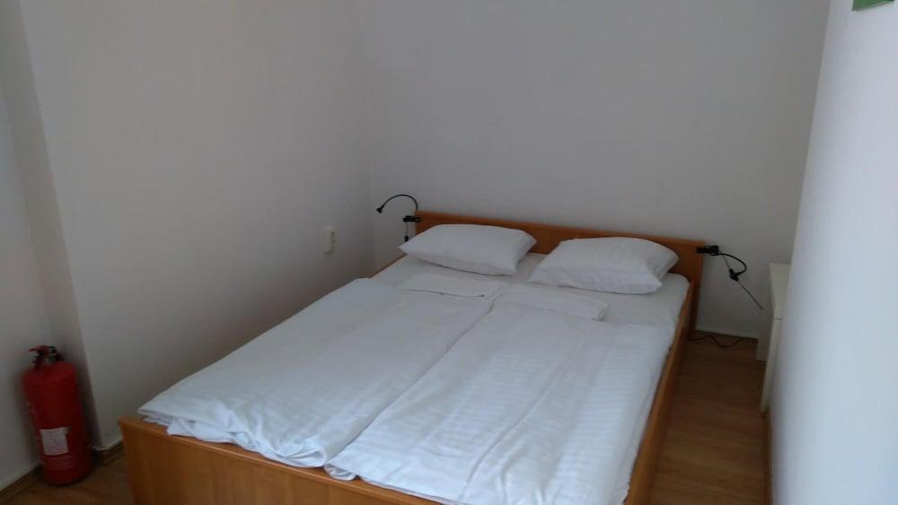 Broadway City Guesthouse Budapest Exterior photo